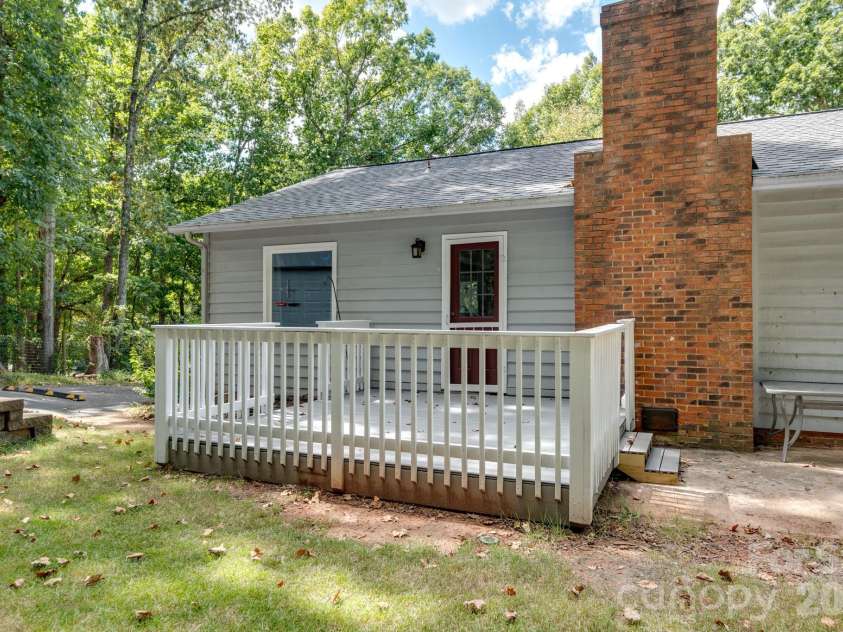 1732 Forest Lake Drive, Rock Hill, SC 29732.  MLS# CAR4423359, YatesRealty ID 50565. 