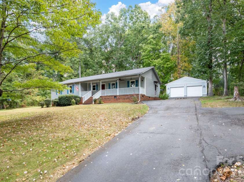 1732 Forest Lake Drive, Rock Hill, SC 29732.  MLS# CAR4423359, YatesRealty ID 50565. 