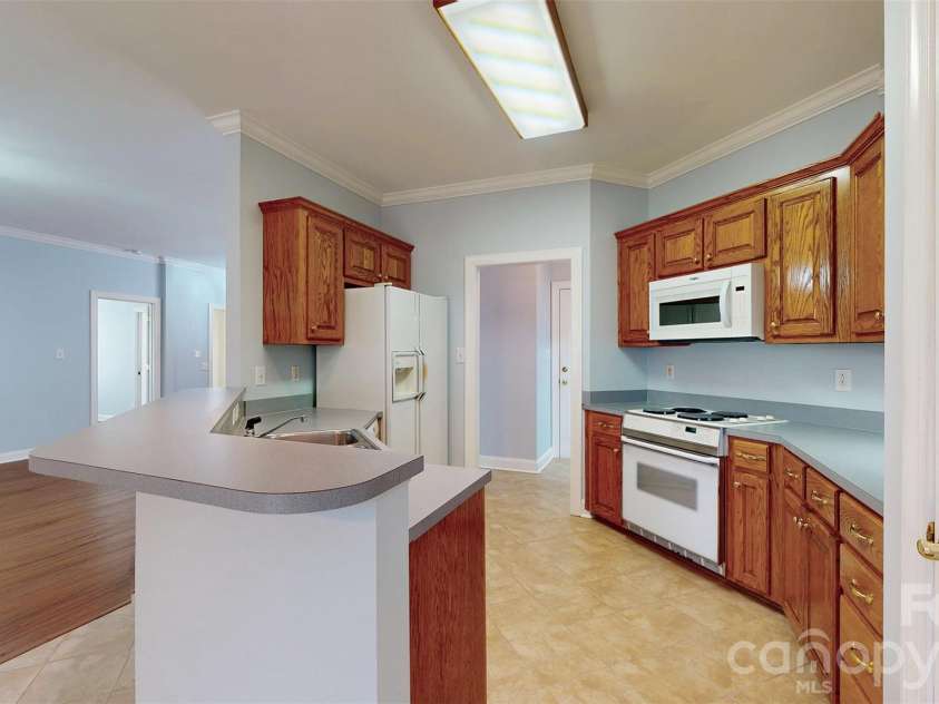 1137 Millwright Lane, Matthews, NC 28104.  MLS# CAR4423723, YatesRealty ID 50569. Kitchen
