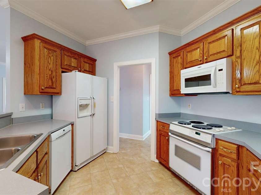 1137 Millwright Lane, Matthews, NC 28104.  MLS# CAR4423723, YatesRealty ID 50569. Kitchen