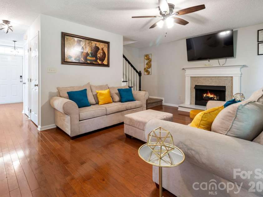 13910 Hatton Cross Drive, Charlotte, NC 28278.  MLS# CAR4423966, YatesRealty ID 50570. 