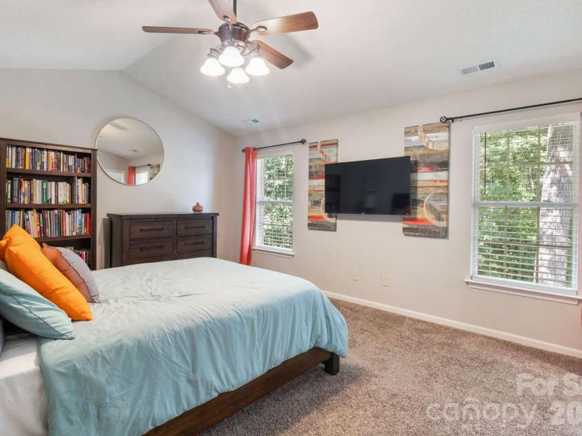 13910 Hatton Cross Drive, Charlotte, NC 28278.  MLS# CAR4423966, YatesRealty ID 50570. 