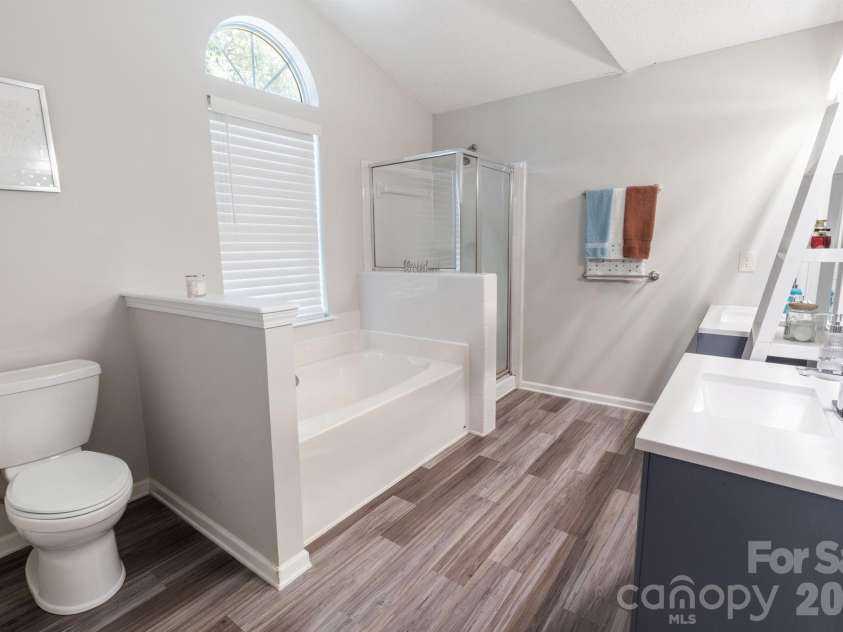 13910 Hatton Cross Drive, Charlotte, NC 28278.  MLS# CAR4423966, YatesRealty ID 50570. 