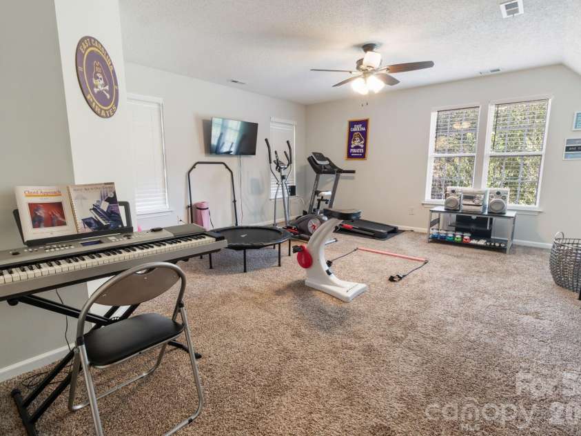 13910 Hatton Cross Drive, Charlotte, NC 28278.  MLS# CAR4423966, YatesRealty ID 50570. 