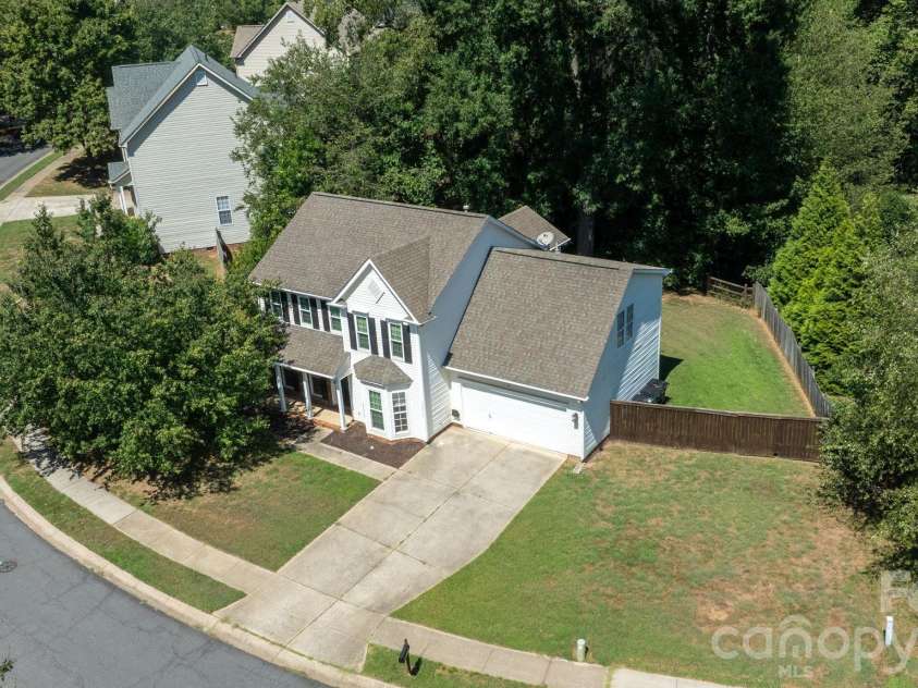 13910 Hatton Cross Drive, Charlotte, NC 28278.  MLS# CAR4423966, YatesRealty ID 50570. 