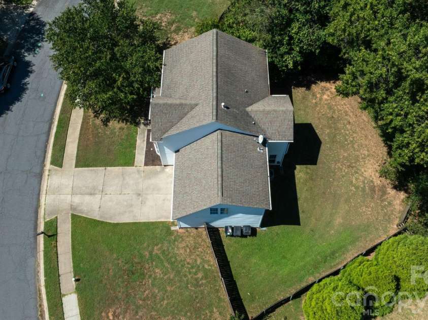 13910 Hatton Cross Drive, Charlotte, NC 28278.  MLS# CAR4423966, YatesRealty ID 50570. 