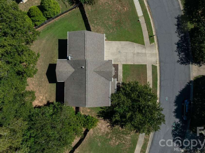 13910 Hatton Cross Drive, Charlotte, NC 28278.  MLS# CAR4423966, YatesRealty ID 50570. 