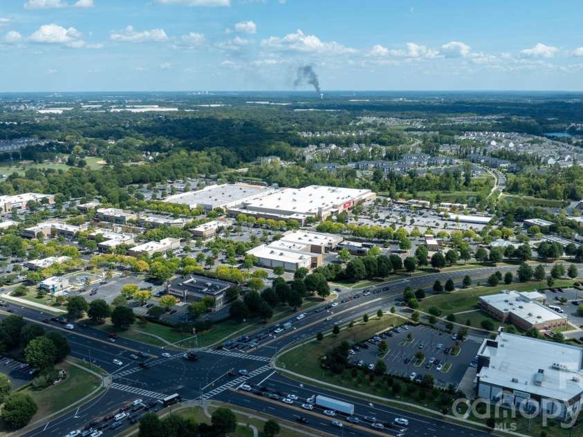 13910 Hatton Cross Drive, Charlotte, NC 28278.  MLS# CAR4423966, YatesRealty ID 50570. 