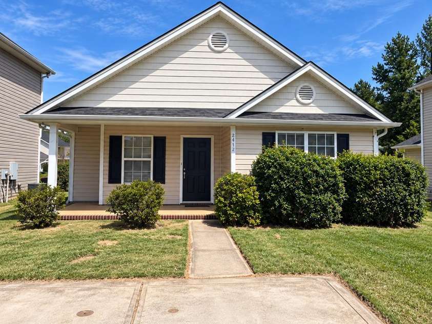 2412 Smugglers Court, Charlotte, NC 28216.  MLS# CAR4424095, YatesRealty ID 50571. 