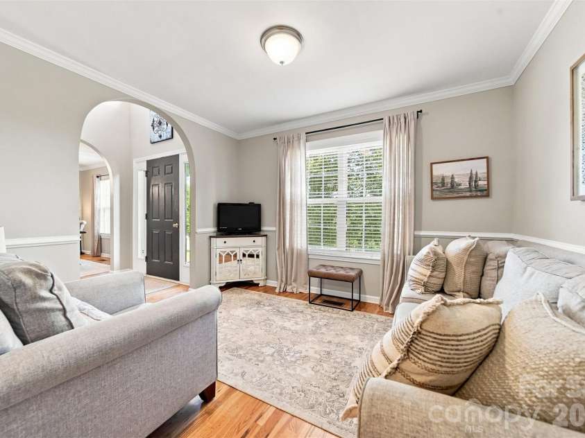 5171 Butner Drive, Hickory, NC 28602.  MLS# CAR4422279, YatesRealty ID 50574. 