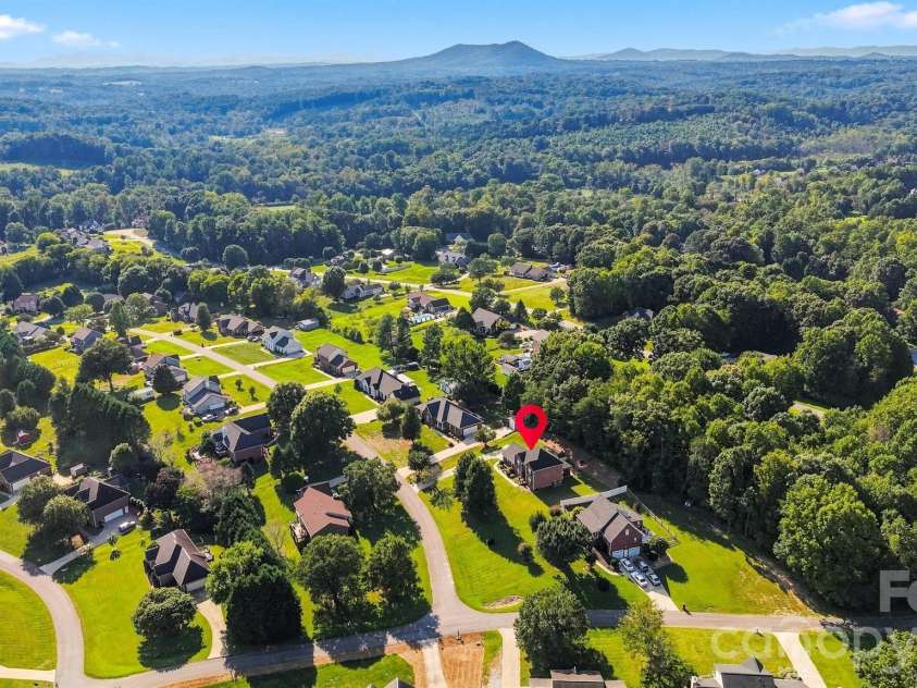 5171 Butner Drive, Hickory, NC 28602.  MLS# CAR4422279, YatesRealty ID 50574. 