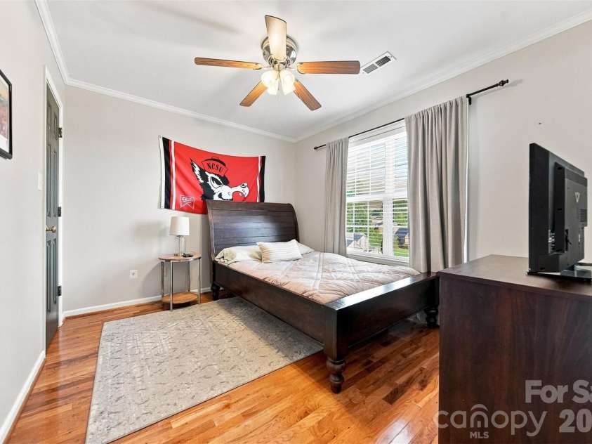 5171 Butner Drive, Hickory, NC 28602.  MLS# CAR4422279, YatesRealty ID 50574. Bedroom 3