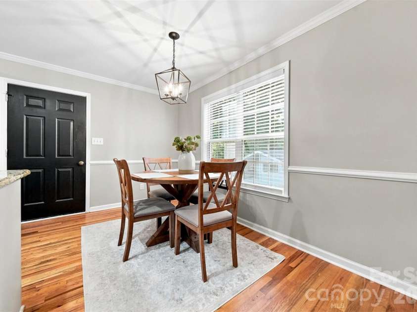 5171 Butner Drive, Hickory, NC 28602.  MLS# CAR4422279, YatesRealty ID 50574. Breakfast room
