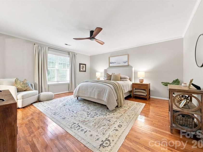 5171 Butner Drive, Hickory, NC 28602.  MLS# CAR4422279, YatesRealty ID 50574. Master bedroom