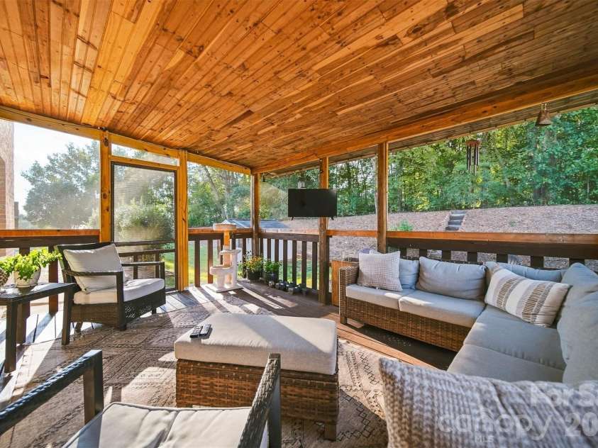 5171 Butner Drive, Hickory, NC 28602.  MLS# CAR4422279, YatesRealty ID 50574. Screened porch