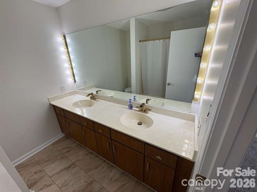 13 Laurel Place Drive, Asheville, NC 28803.  MLS# CAR4423862, YatesRealty ID 50579. 