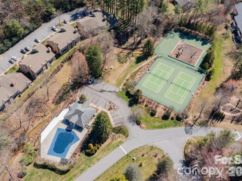 13 Laurel Place Drive, Asheville, NC 28803.  MLS# CAR4423862, YatesRealty ID 50579. 