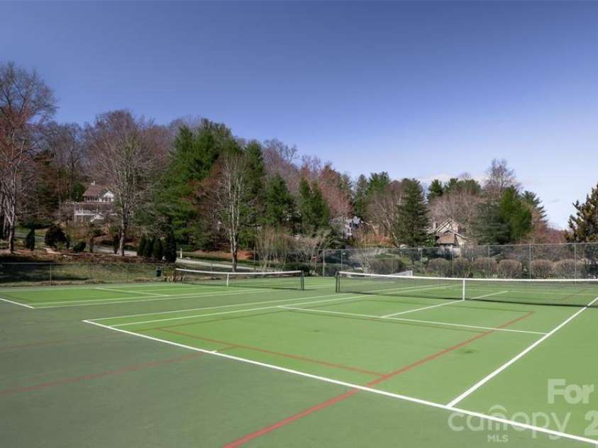 13 Laurel Place Drive, Asheville, NC 28803.  MLS# CAR4423862, YatesRealty ID 50579. 
