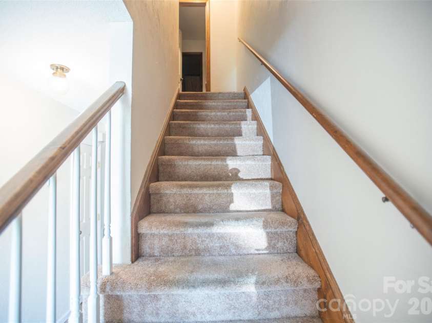 1330 5th Street, Hickory, NC 28601.  MLS# CAR4391303, YatesRealty ID 5058. 