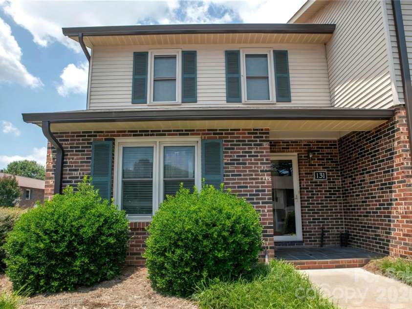 1330 5th Street, Hickory, NC 28601.  MLS# CAR4391303, YatesRealty ID 5058. 