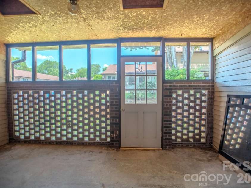 1330 5th Street, Hickory, NC 28601.  MLS# CAR4391303, YatesRealty ID 5058. Back patio area