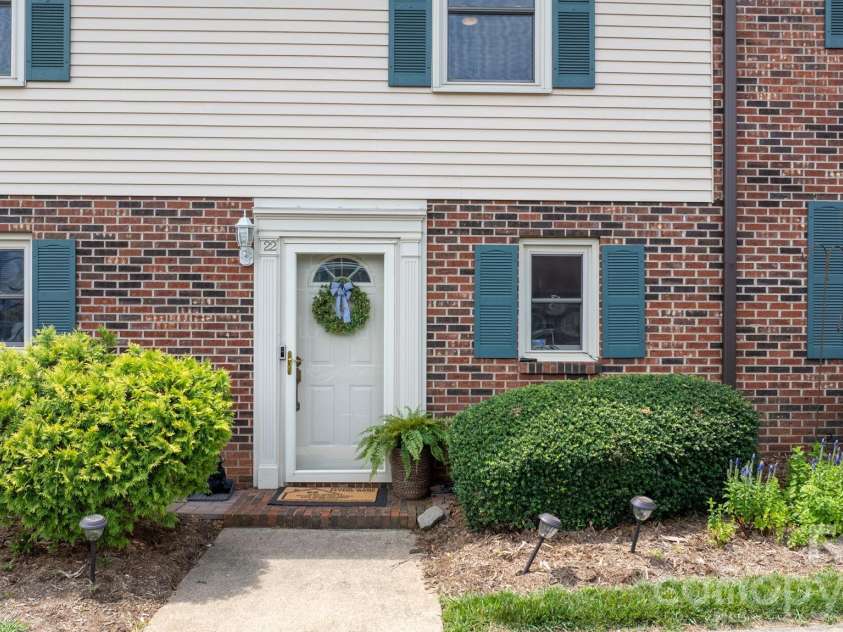 1330 5th Street, Hickory, NC 28601.  MLS# CAR4392306, YatesRealty ID 5058. 