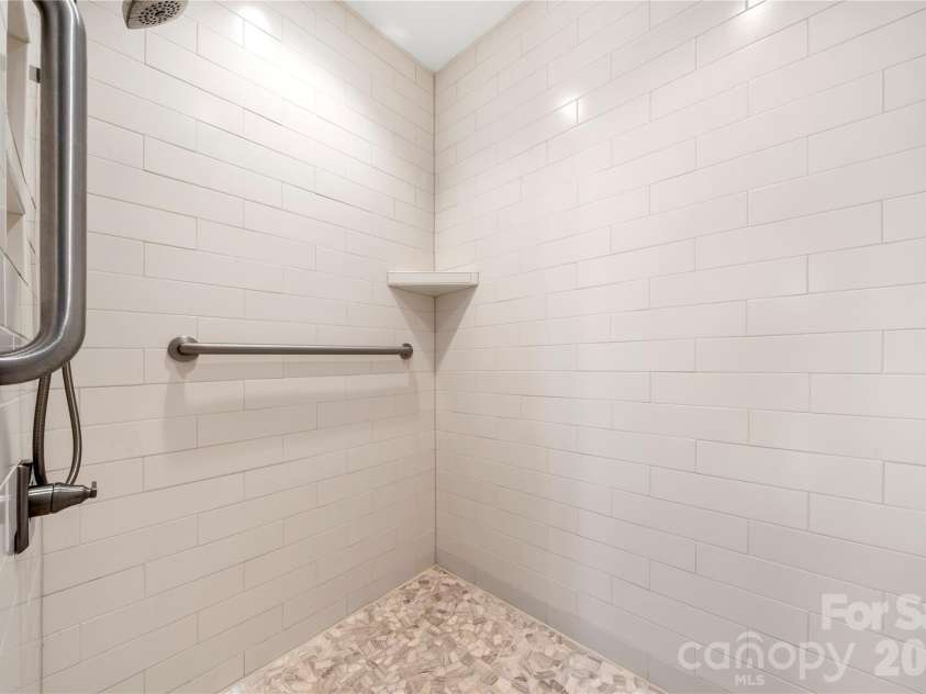 661 Poplar View Drive, Concord, NC 28027.  MLS# CAR4417059, YatesRealty ID 50580. 
