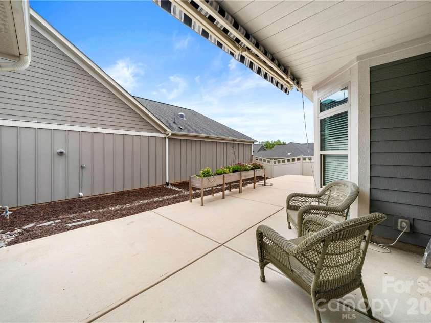 661 Poplar View Drive, Concord, NC 28027.  MLS# CAR4417059, YatesRealty ID 50580. 