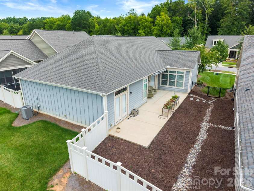 661 Poplar View Drive, Concord, NC 28027.  MLS# CAR4417059, YatesRealty ID 50580. 
