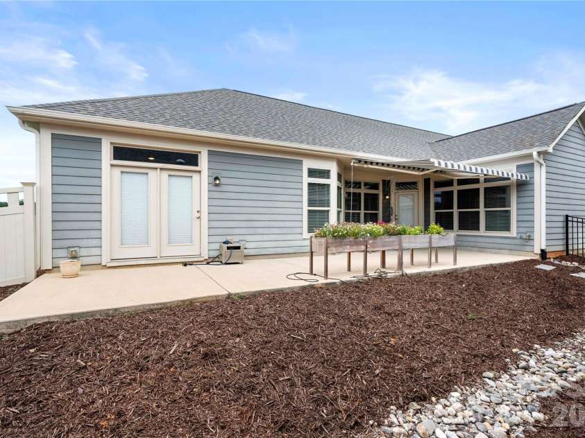 661 Poplar View Drive, Concord, NC 28027.  MLS# CAR4417059, YatesRealty ID 50580. 
