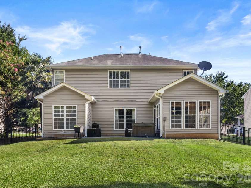 1323 Bethelfields Trce Terrace, York, SC 29745.  MLS# CAR4424117, YatesRealty ID 50582. 