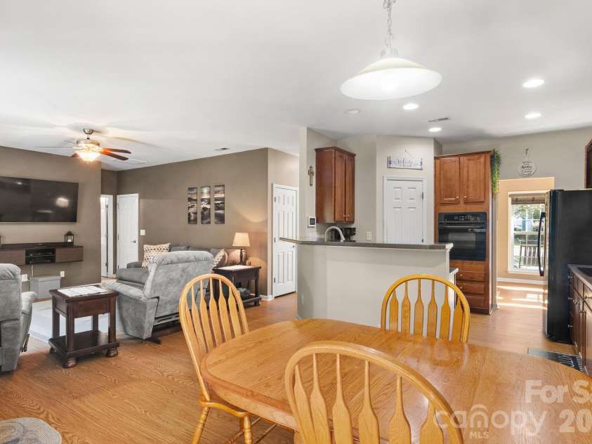 1323 Bethelfields Trce Terrace, York, SC 29745.  MLS# CAR4424117, YatesRealty ID 50582. 