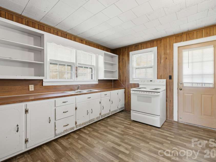 7090 Jake Seagle Road, Vale, NC 28168.  MLS# CAR4423572, YatesRealty ID 50584. 