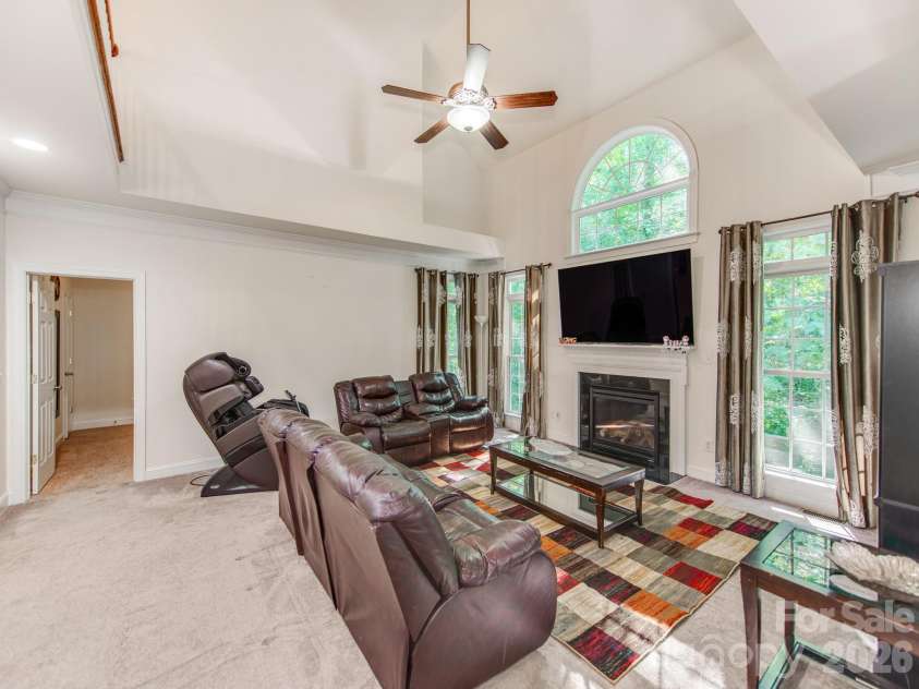 10145 Stewarton Lane, Charlotte, NC 28269.  MLS# CAR4424033, YatesRealty ID 50586. 
