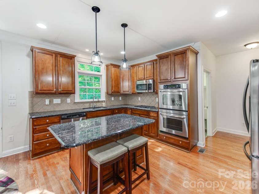 10145 Stewarton Lane, Charlotte, NC 28269.  MLS# CAR4424033, YatesRealty ID 50586. 