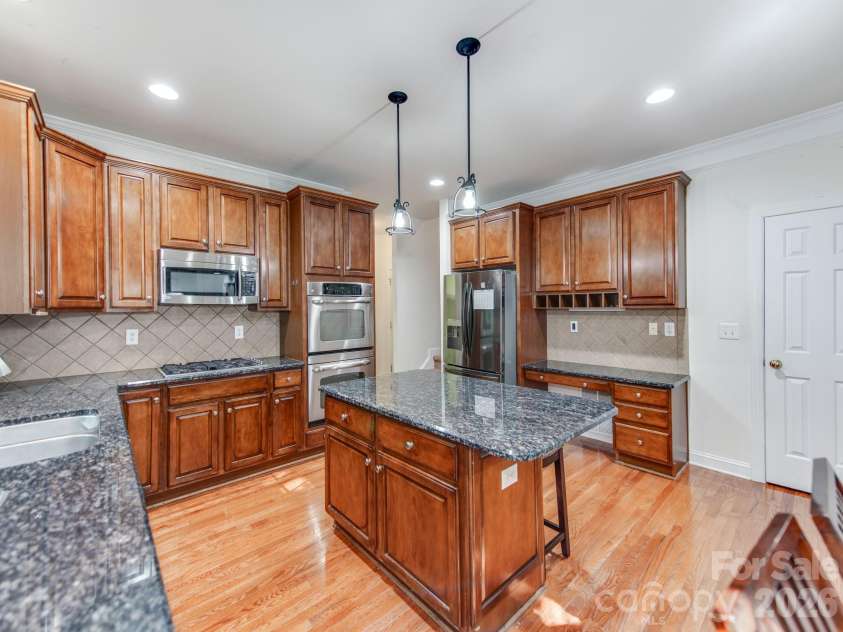 10145 Stewarton Lane, Charlotte, NC 28269.  MLS# CAR4424033, YatesRealty ID 50586. 