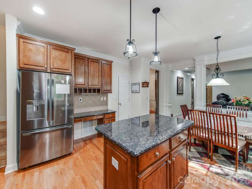 10145 Stewarton Lane, Charlotte, NC 28269.  MLS# CAR4424033, YatesRealty ID 50586. 