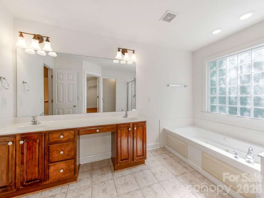 10145 Stewarton Lane, Charlotte, NC 28269.  MLS# CAR4424033, YatesRealty ID 50586. 