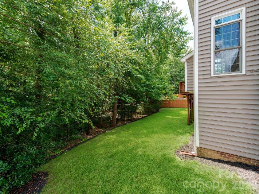 10145 Stewarton Lane, Charlotte, NC 28269.  MLS# CAR4424033, YatesRealty ID 50586. 