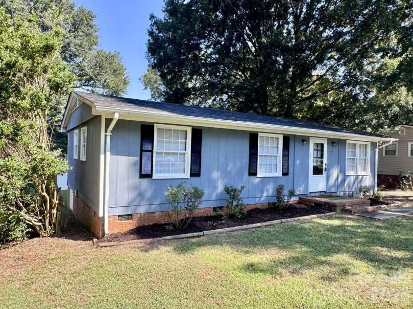 99 Mcginnis Place, Mount Holly, NC 28120.  MLS# CAR4424141, YatesRealty ID 50589. 