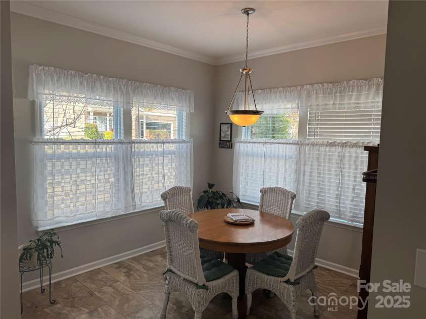905 Roxburgh Avenue, Rock Hill, SC 29732.  MLS# CAR4237450, YatesRealty ID 5059. Breakfast area.