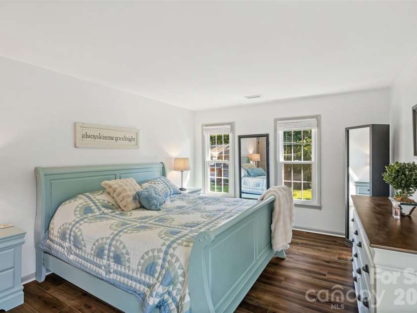 2010 Glendalough Lane, Matthews, NC 28105.  MLS# CAR4422535, YatesRealty ID 50595. Primary Bedroom