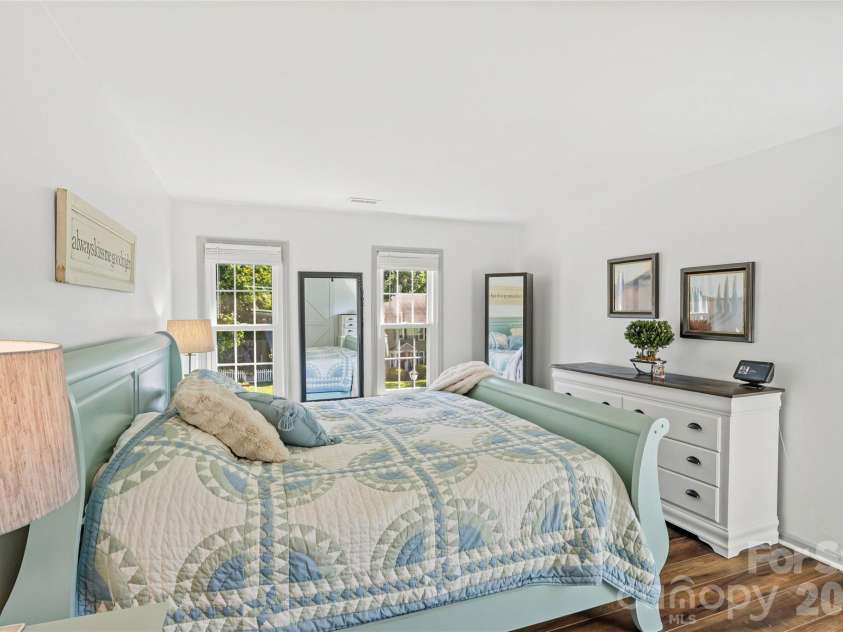 2010 Glendalough Lane, Matthews, NC 28105.  MLS# CAR4422535, YatesRealty ID 50595. Primary Bedroom