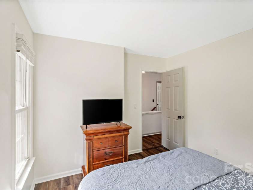 2010 Glendalough Lane, Matthews, NC 28105.  MLS# CAR4422535, YatesRealty ID 50595. Secondary Bedroom #1