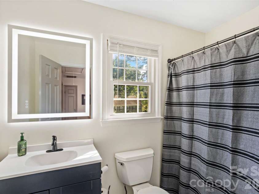 2010 Glendalough Lane, Matthews, NC 28105.  MLS# CAR4422535, YatesRealty ID 50595. Secondary Full-Bath