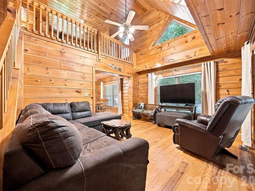 963 Double Eagle Drive, Nebo, NC 28761.  MLS# CAR4424157, YatesRealty ID 50596. 