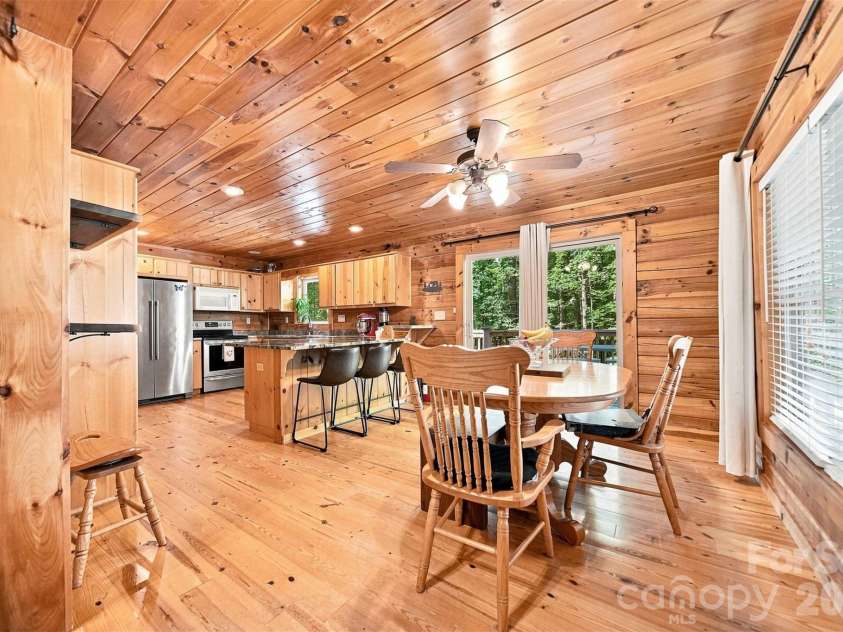 963 Double Eagle Drive, Nebo, NC 28761.  MLS# CAR4424157, YatesRealty ID 50596. 