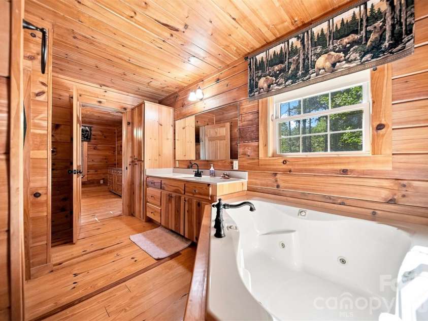 963 Double Eagle Drive, Nebo, NC 28761.  MLS# CAR4424157, YatesRealty ID 50596. 