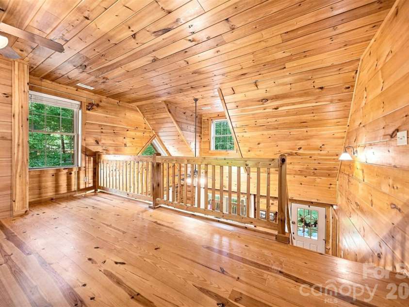 963 Double Eagle Drive, Nebo, NC 28761.  MLS# CAR4424157, YatesRealty ID 50596. 