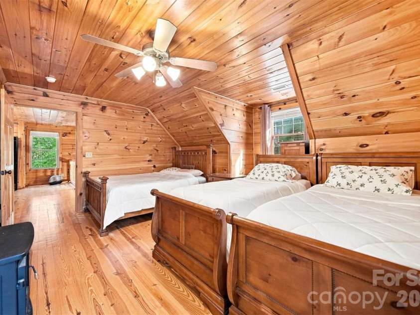 963 Double Eagle Drive, Nebo, NC 28761.  MLS# CAR4424157, YatesRealty ID 50596. 